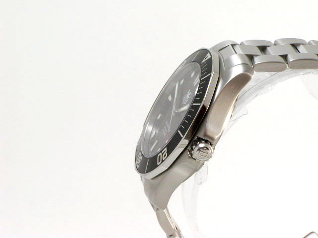 タグ・ホイヤー 2000アクアレーサー オートマチック 新品 黒文字盤　TAG HEUER