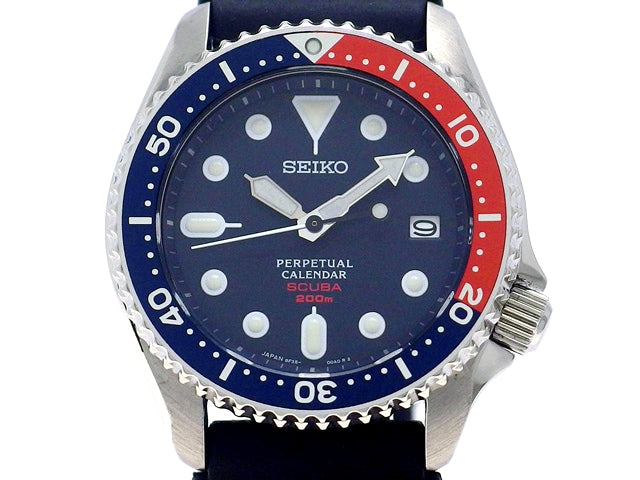 セイコー ダイバー SCUBA 200m 8F35-00A0 パーペチュアルカレンダー クオーツ USED Seiko