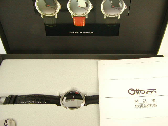 変った時計！オティウム セグエ　新品　Otium Segue