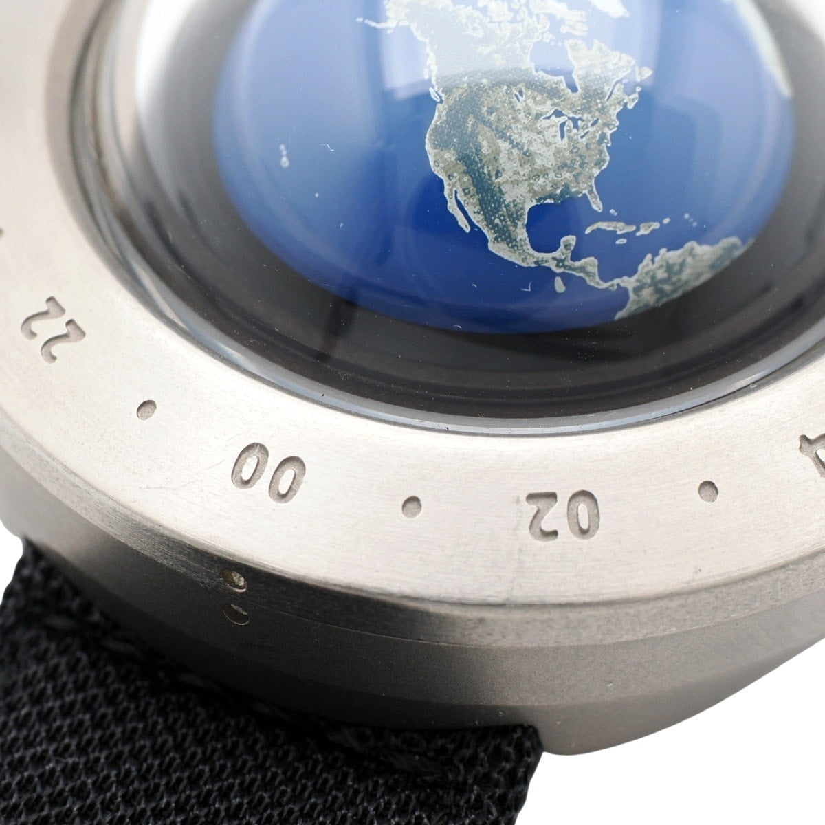 セイコー Think The Earth WN-1 アースウォッチ 付属品付き 北半球 地球儀 チタン クオーツ 2001年発売 USED Seiko