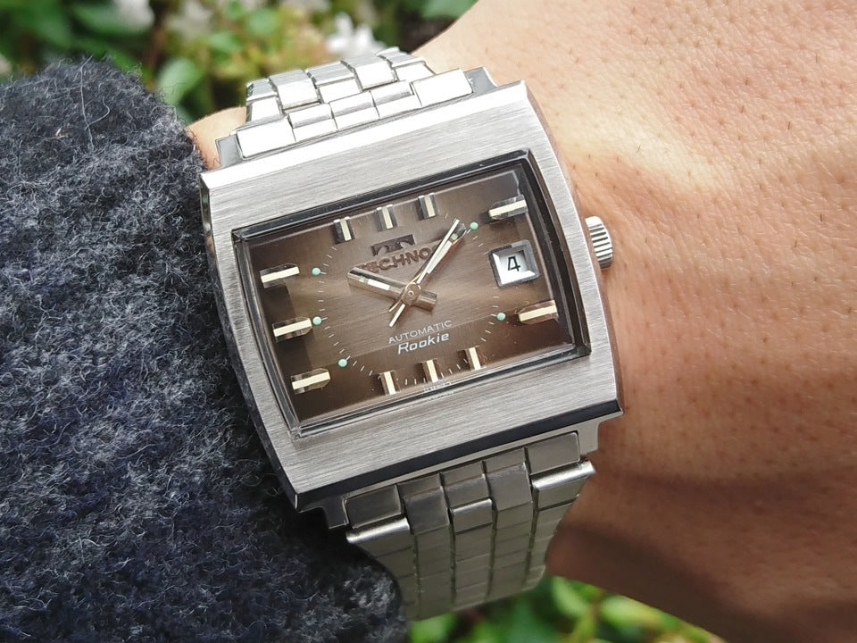 テクノス ルーキー グラデーション文字盤 スクエアケース ETA2632 自動巻 OH済 1970年代